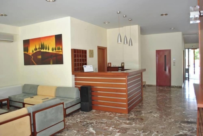 Imagen de los interiores del HOTEL ENA. Foto 15