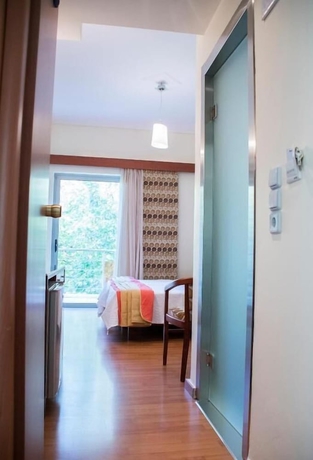 Imagen de la habitación del HOTEL ENA. Foto 9