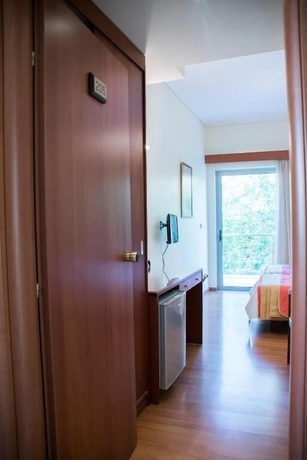 Imagen de la habitación del HOTEL ENA. Foto 10