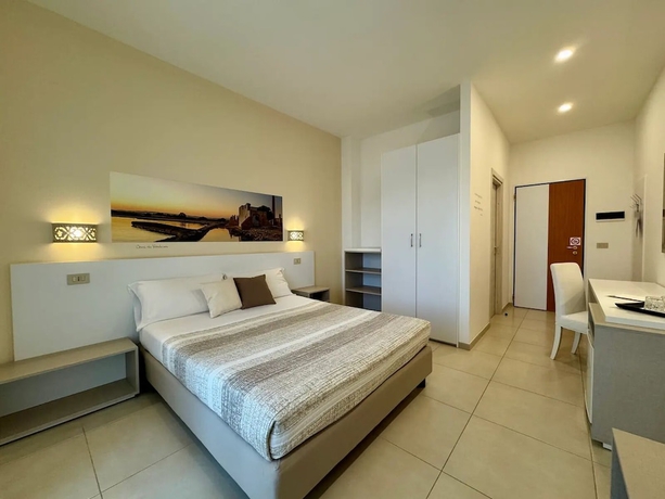 Imagen de la habitación del HOTEL JONIO. Foto 7