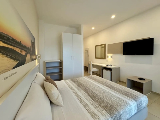 Imagen de la habitación del HOTEL JONIO. Foto 8