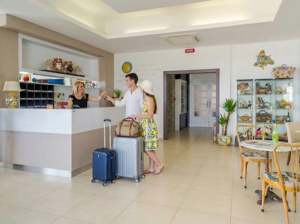 Imagen de los interiores del HOTEL JONIO. Foto 11