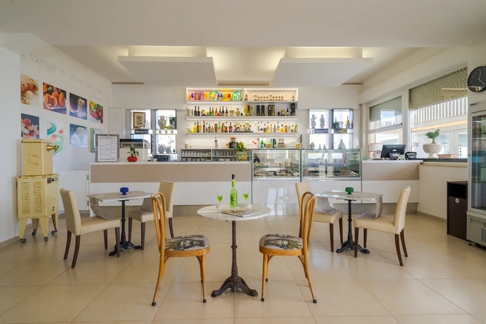 Imagen de los interiores del HOTEL JONIO. Foto 13