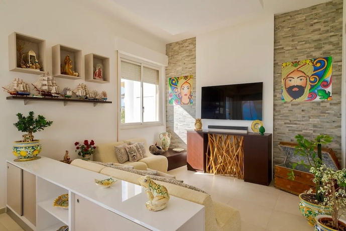Imagen de los interiores del HOTEL JONIO. Foto 15