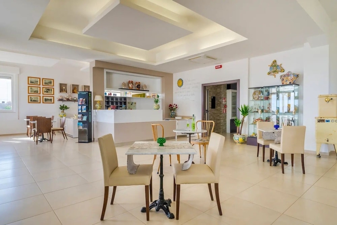 Imagen de los interiores del HOTEL JONIO. Foto 16