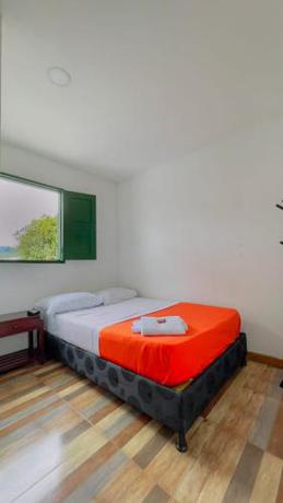 Imagen de la habitación del HOTEL LA GAITANA HEROINA INDIGENA. Foto 18