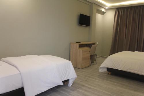 Imagen de la habitación del HOTEL PALACE AL SALAM , Beni Mellal. Foto 17