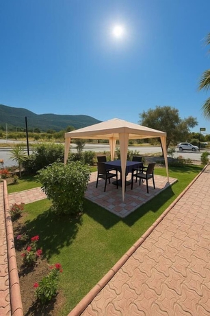 Imagen del bar/restaurante del HOTEL PANORAMA &Ouml;ZDERE. Foto 5