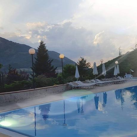 Imagen de la piscina del HOTEL PINETA RISTORANTE. Foto 14