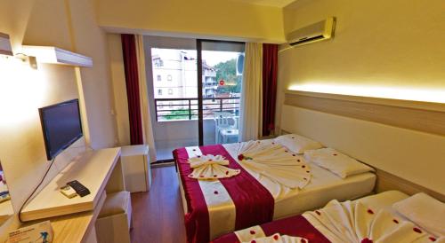 Imagen general del HOTEL PORTOFİNO Marmaris. Foto 15