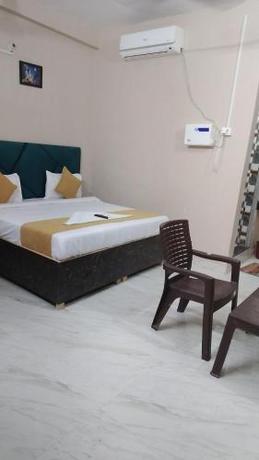 Imagen general del HOTEL RAMAYAN FREE PICKUP FROM RAILWAY STATION AC ROOMs. Foto 1