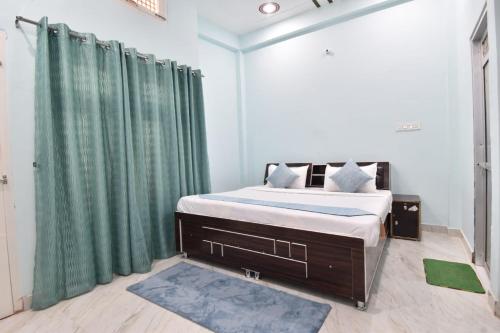 Imagen general del HOTEL RAMAYAN FREE PICKUP FROM RAILWAY STATION AC ROOMs. Foto 11