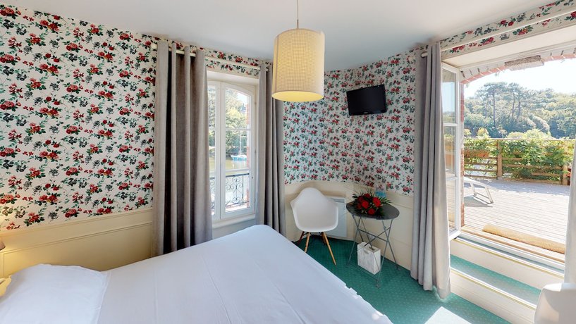 Imagen de la habitación del HOTEL RESTAURANT DE CHARME LES MIMOSAS. Foto 10