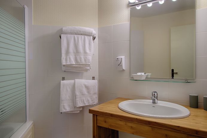 Imagen de la habitación del HOTEL RESTAURANT DE CHARME LES MIMOSAS. Foto 11
