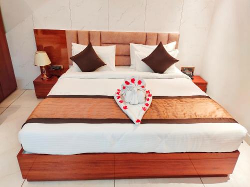 Imagen de la habitación del HOTEL SUNCITY PALACE. Foto 19