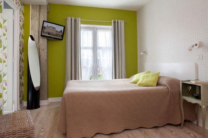 Imagen de la habitación del H&Ocirc;TEL DU SAUMON. Foto 10