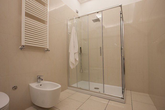 Imagen de la habitación del HUB NAPLES. Foto 4