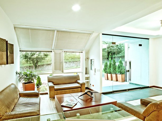 Imagen general del Habitat Suites Hotel. Foto 2