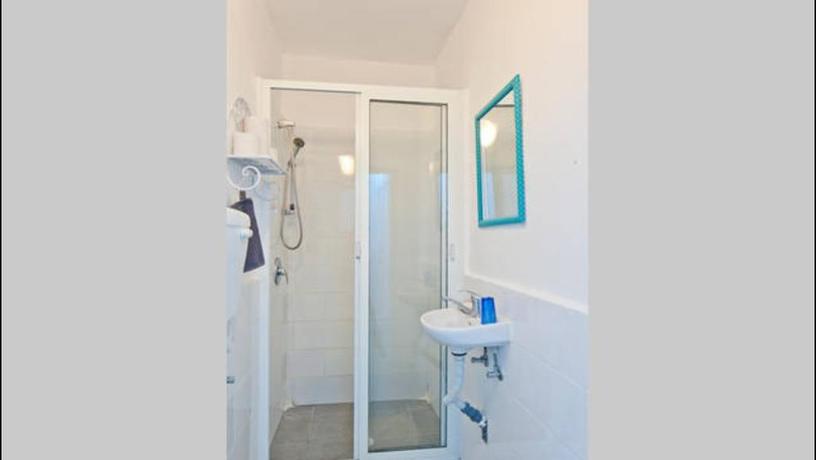 Imagen de los interiores del Ha-carmel Market Apartment. Foto 5