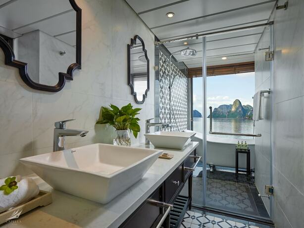 Imagen general del Halong Capella Cruise. Foto 6