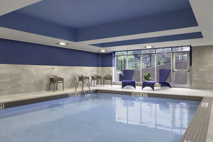 Imagen de la piscina del Hampton Inn Midland, On. Foto 16