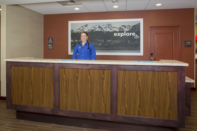 Imagen de los interiores del Hampton Inn and Suites Manchester, Manchester Area. Foto 16