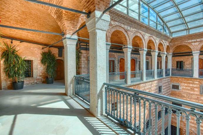 Imagen de los interiores del Han 1772 Hotel. Foto 19