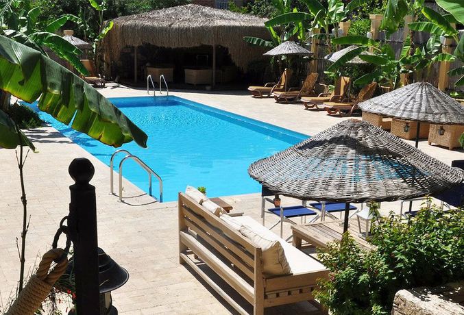 Imagen de la piscina del Han Boutique Hotel, SARIGERME. Foto 17