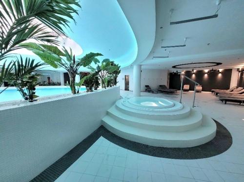 Imagen general del Hanza Tower CLUB Family SPA Jacuzzi & Pool. Foto 7