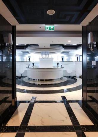 Imagen general del Hanza Tower CLUB Family SPA Jacuzzi & Pool. Foto 17