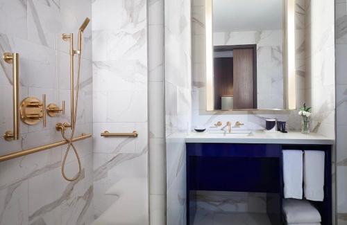 Imagen general del Hanza Tower Center with Pool & Sauna & Jacuzzi. Foto 13