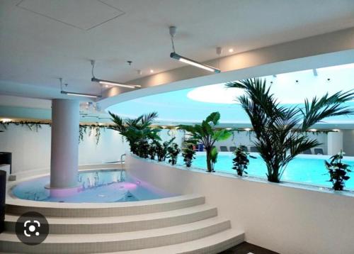 Imagen general del Hanza Tower GOLD - 20 Apartments SPA POOL JACUSSI SAUNA. Foto 3