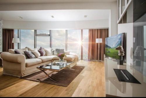 Imagen general del Hanza Tower GOLD 26 studio SAUNA & JACUZZI & POOL. Foto 15