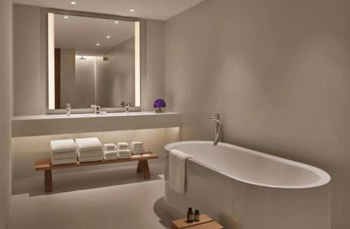 Imagen general del Hanza Tower Gold - 24 Pool & SPA. Foto 17