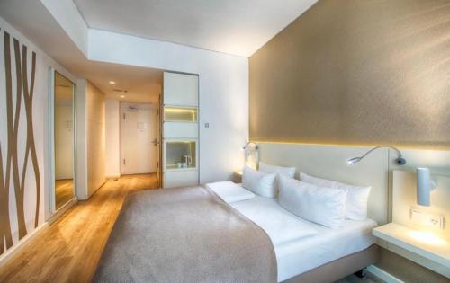 Imagen general del Hanza Tower SkyLUX Jacuzzi Sauna Pool. Foto 5