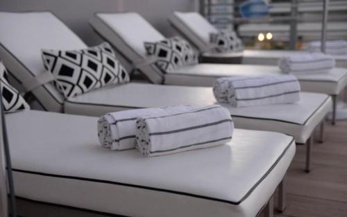 Imagen general del Hanza Tower WHITE SKY -23 Spa Jacuzzi Sauna Pool. Foto 3