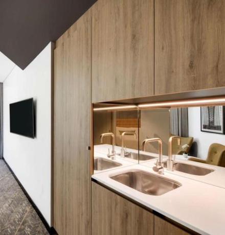 Imagen general del Hanza Tower with Terrace Sauna Pool Jacusi & SPA. Foto 18
