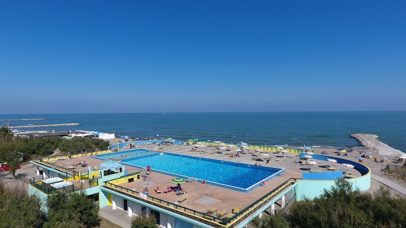 Imagen general del Happy Camp Rosapineta Camping Village. Foto 15
