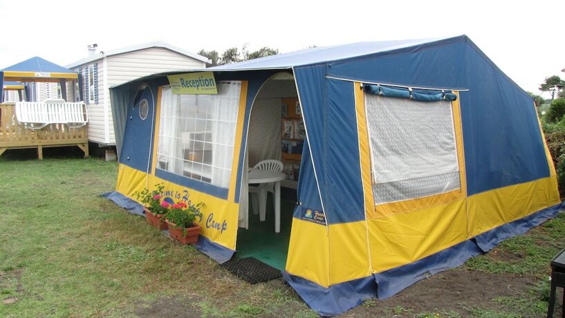 Imagen general del Happy Camp in Camping Village California. Foto 4