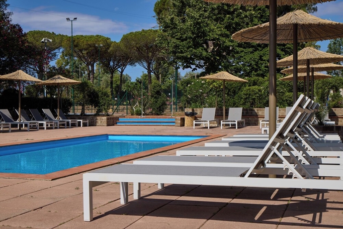 Imagen de la piscina del Happy Camp in Costa D\'Argento Camping. Foto 13