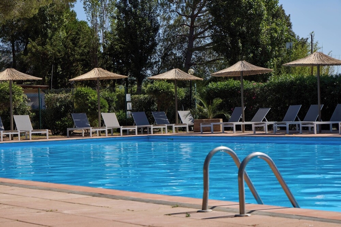 Imagen de la piscina del Happy Camp in Costa D\'Argento Camping. Foto 14