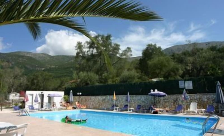 Imagen de la piscina del Harmony Resort, Parga. Foto 18