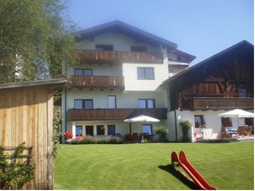 Imagen de los exteriores del Haus Vögele. Foto 8