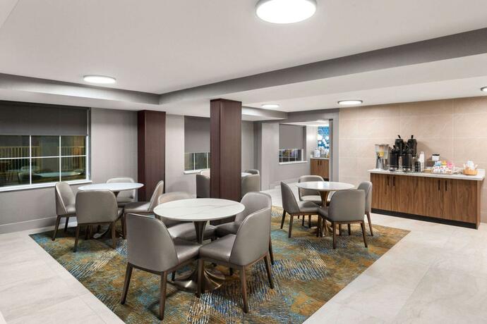 Imagen del bar/restaurante del Hawthorn Extended Stay by Wyndham Knoxville. Foto 13