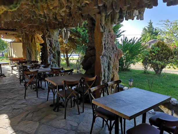 Imagen del bar/restaurante del Haznedar Bungalow Hotel. Foto 2