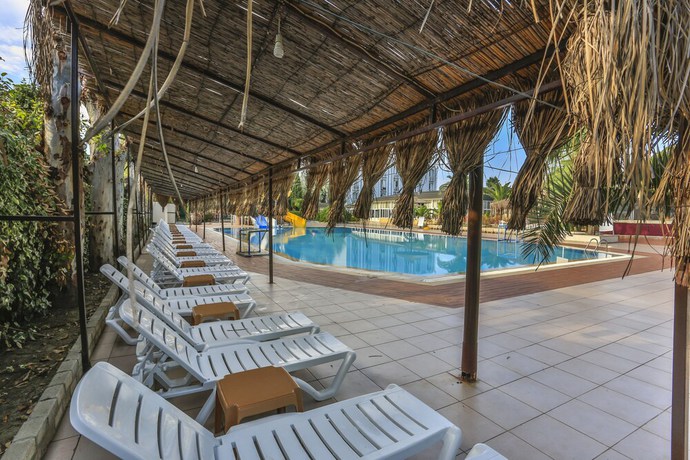 Imagen de la piscina del Hedef Beyt Hotel Resort and Spa. Foto 14
