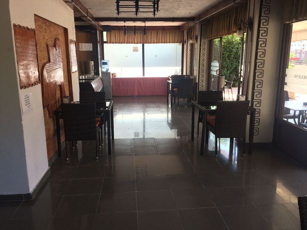 Imagen del bar/restaurante del Helene Apart Hotel. Foto 3