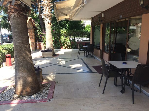 Imagen del bar/restaurante del Helene Apart Hotel. Foto 5
