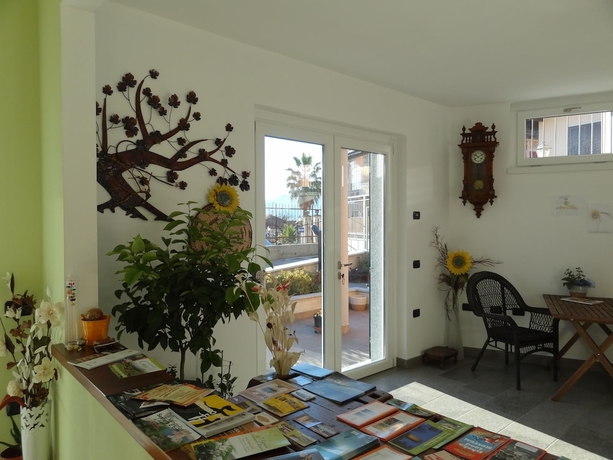 Imagen de los interiores del Helianthus Residence. Foto 16