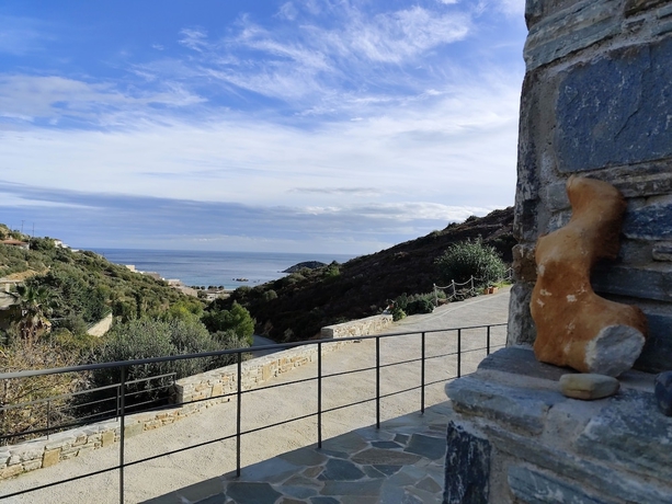 Imagen de los exteriores del Heliopetra Sea View Studios. Foto 14